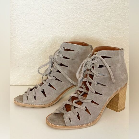 Jeffrey Campbell Corwin Suede gladiator Bootie- in stone Size 9.5 - Picture 13 of 13